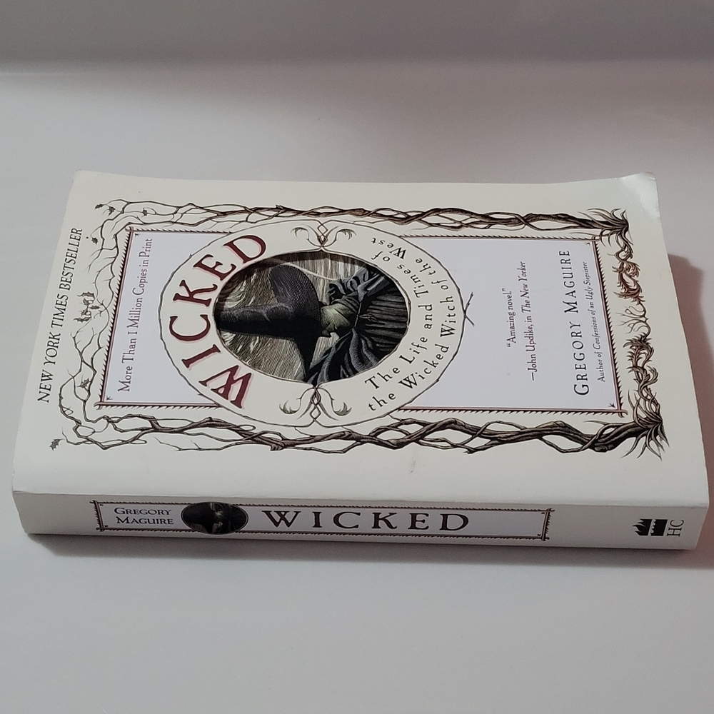 Wicked: The Life & Times Of The Wicked Witch Of The West By G. Maguire Paperback - Picture 2 of 14